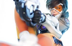 Read more about the article Tasha Kicks it Up a Notch with Tracer from Overwatch